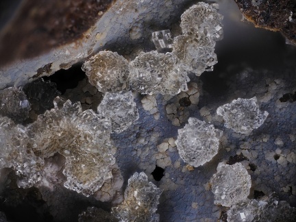 Phillipsite-Ca  - Grange de Ganilh - Laveissière - Cantal