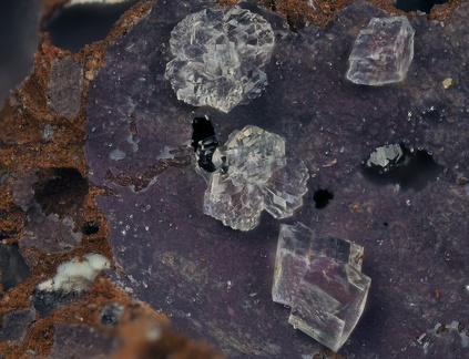 Chabazite-Ca Phillipsite - Le Martinet - Murat - Cantal