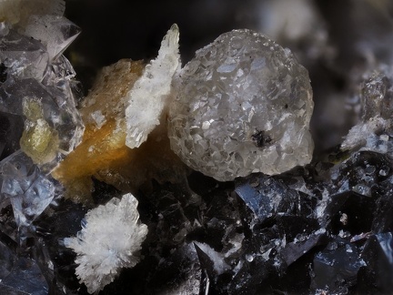 Willemite Hémimorphite Quartz  - Carrière du Rivet - Peyrebrune - Montredon-Labessonié - Tarn 