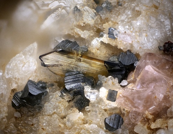 Brookite Monazite Anatase - Madone de Fenestre - St-Martin-Vesubie - Alpes Maritimes champ 1,4