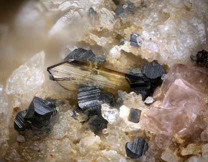Brookite Monazite Anatase - Madone de Fenestre - St-Martin-Vesubie - Alpes Maritimes champ 1,4