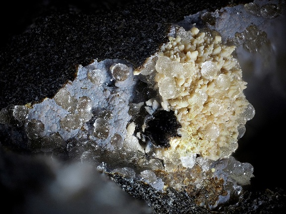 Phillipsite - St Jean le Centenier - Ardèche