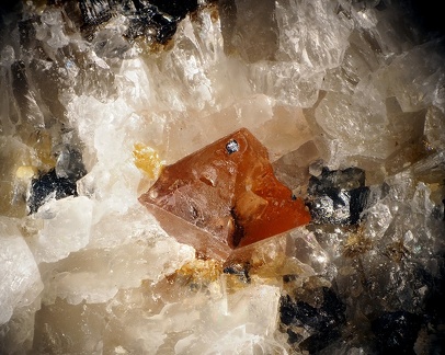 Zircon - Puy-de-Menoyre - Menet - Cantal 