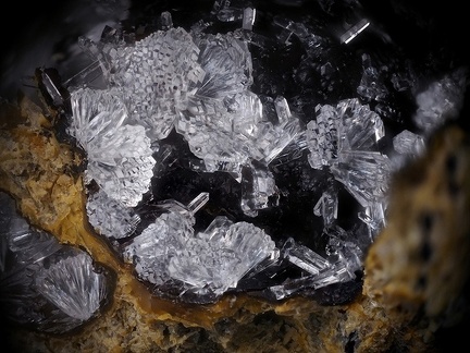 Phillipsite - Roca Neyra - Perrier - Puy de Dôme 