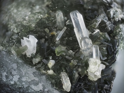 Apatite Adulaire Clinochlore - Luz St Sauveur - Hautes-Pyrénées 