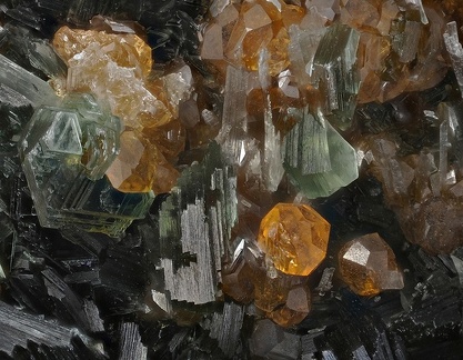 Grossulaire Clinochlore Diopside - Bessans - Savoie 