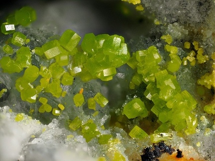 Pyromorphite Wulfénite - Vernay - Rhône 