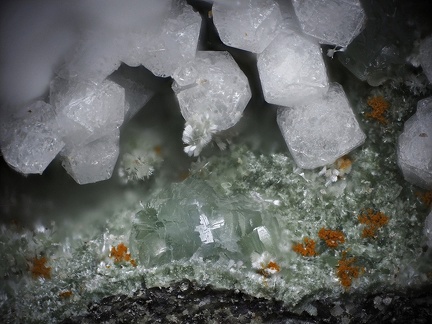 Prehnite Analcime Pumpellyite - Anciens Thermes - Cilaos- La Réunion 