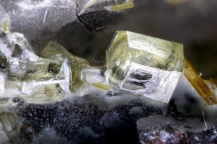 Roedderite - Mont Denise - Espaly-Saint-Marcel - Le Puy-en -Velay -  Haute-Loire