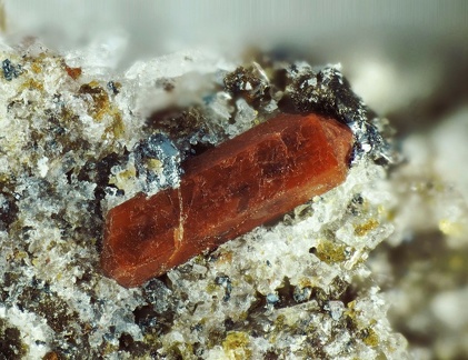 n° 163269 - Fluorapatite -  Ravin des Chèvres -  Puy-de-Dôme