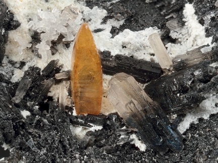 Wulfenite Cerussite - Valaury - Plan de la Tour - Var 
