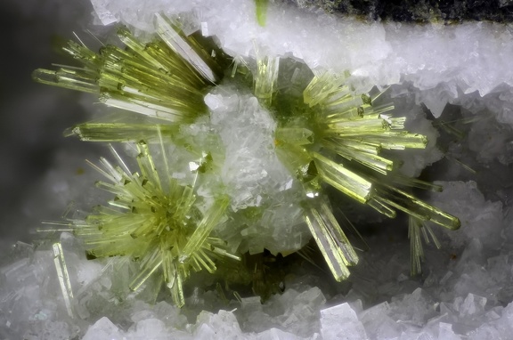 Epidote - Vallée de la Papenoo - Tahiti - Polynésie française