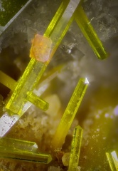 Wulfenite Pyromorphite - Mine du Rossignol - chaillac - Indre