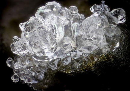 Opale (var. hyalite) - Chapelle Sainte-Madeleine - Massiac - Cantal 