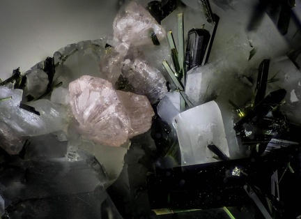 Aegirine Zircon - Bras de Cilaos - Cilaos - La Réunion