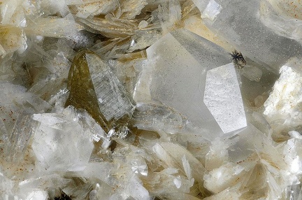  Hingganite-(Y) Calcite Talc - Trimouns - Luzenac - Ariège