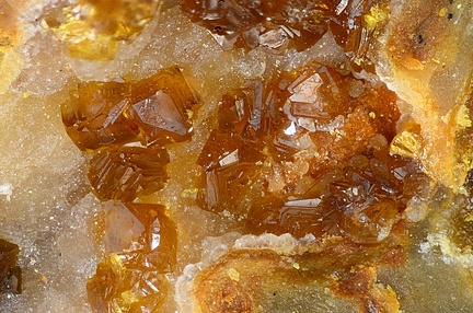Jarosite - Carrière de Birrity - Arbouet-Sussaute - Pyrénées-Atlantiques