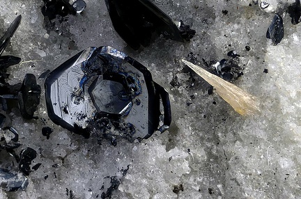 Thortveitite Hématite - Fôret de Kersy - Bonneval-Tarentaise - Massif de la Lauzière - Savoie