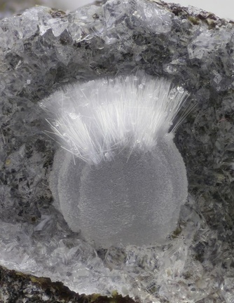  Thomsonite - Vallée de la Papenoo - Tahiti - Polynésie française