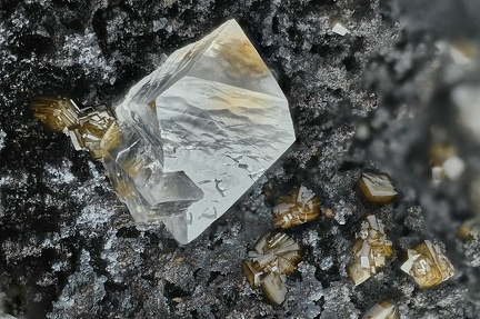 Calcite Descloiszite  - Carrière du Rivet - Montredon-Labessonié - Tarn