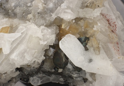 n°167028 - Tétraédrite Baryte Hématite Dolomite - Déblais du tunnel routier Schirmeck - Bas-Rhin