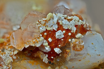 Calcite Dolomite Willemite Sphalerite Baryte - Carrière de La Caravantié - Peyrebrune - Montredon-Labessonnié - Castres - Tarn