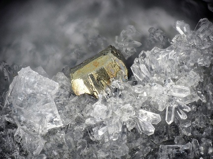 Pyrite Stilbite Chabazite - Espira de l'Agly - Pyrénées-Orientales 