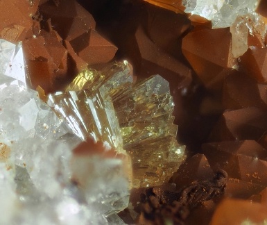 n°103207 - Leucophosphite - Les Montmins (Mine) - Echassières - Allier