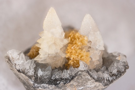 Calcite - Siderite - Mont Rivel - Champagnole - Jura