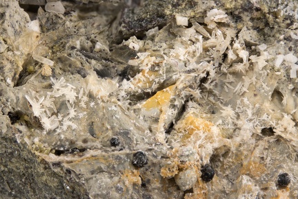 Cerusite - Baryte - Le Crozet - La Mine des Rats 