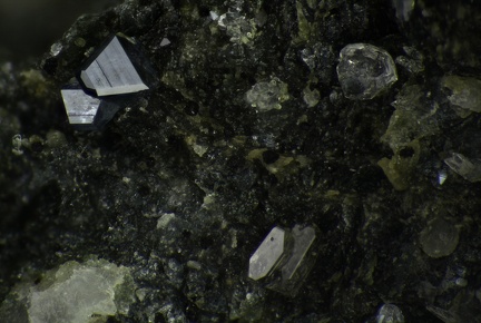 n°173137 - Monazite-(Ce), Fluorapatite, Anatase - La Lechère - La Lechère - Savoie