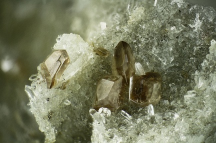 n°173135 - Titanite, Quartz - Notre Dame de Briançon - La Lechère - Savoie