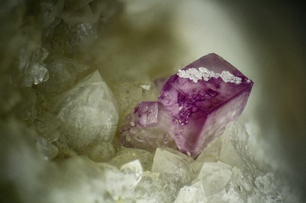 n°143125 - Fluorite, Quartz - Versilhac (Mine) - Versilhac - Haute-Loire