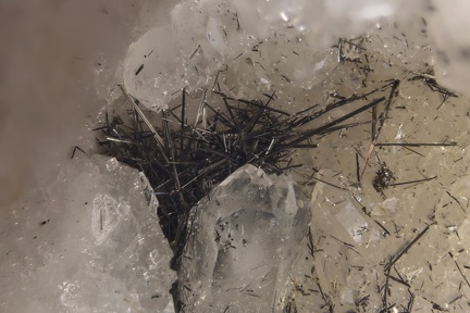 n°115089 - Stibine Quartz Ankerite - Auliac (Mine) - Talizat - Cantal