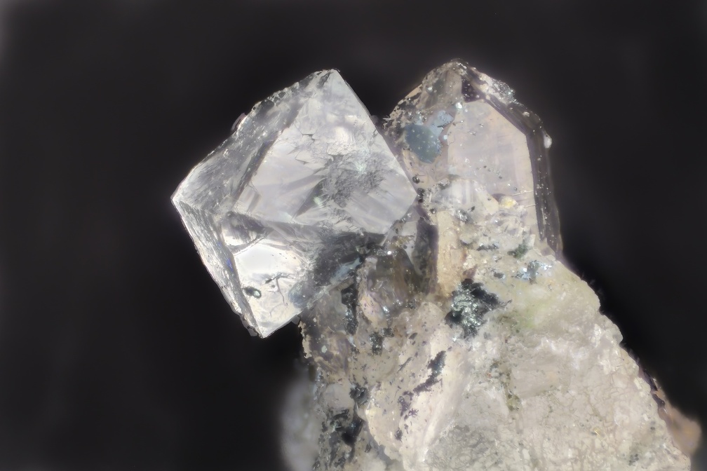 n°174015 - Fluorite, Var. incolore, Quartz - secteur d'Argentière, Chamonix-Mont-Blanc, Haute-Savoie