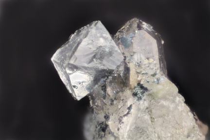 n°174015 - Fluorite, Var. incolore, Quartz - secteur d'Argentière, Chamonix-Mont-Blanc, Haute-Savoie