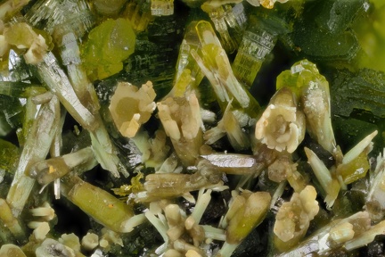 n°190012 - Pyromorphite - Giromagny - Giromagny - Territoire-de-Belfort