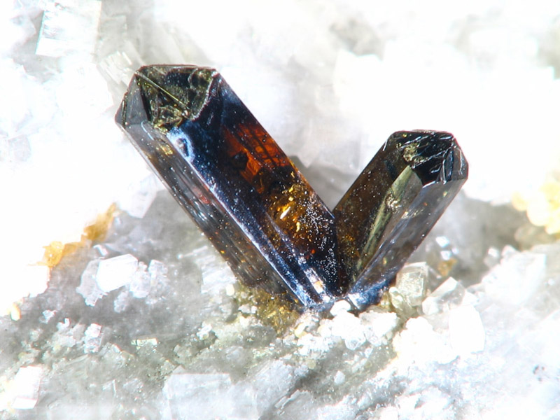 cristal 6mm Cassiterite Trimouns Ariège - DJ - cr-cr 6mm.jpg