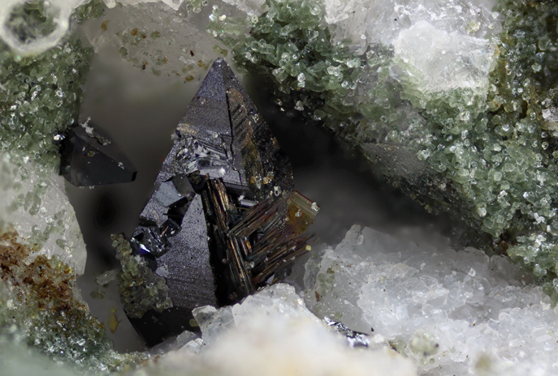 Anatase Rutile Brookite -  Entre Deux Roches - Massif de la Lauzière - Savoie
