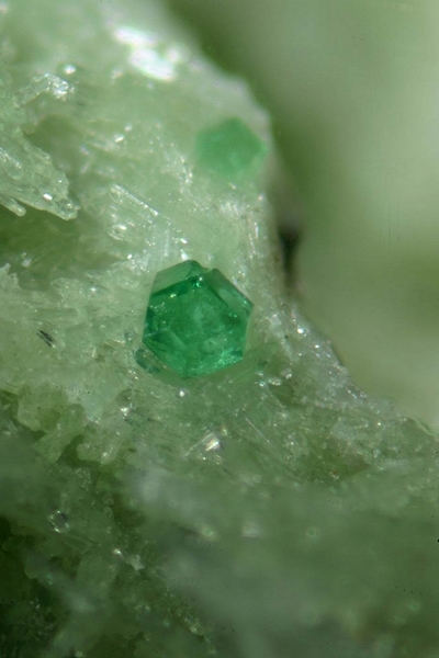 Grossulaire - St Véran - Hautes-Alpes - JCC - Cristal 1 mm.jpg