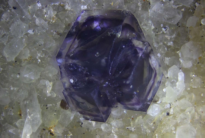 Fluorite - Les Rocs (Carrière) - Buxières-les-Mines - Allier