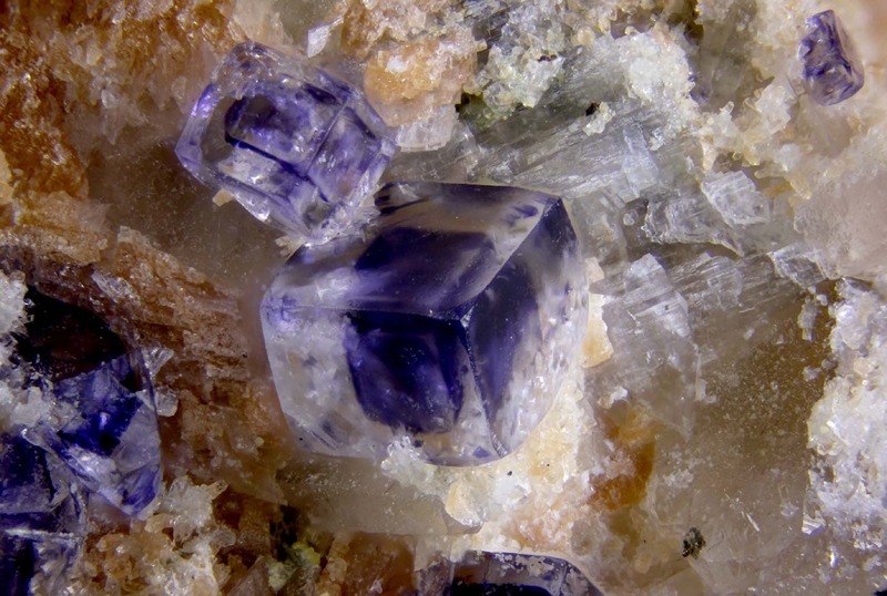 Ph08 Fluorine ch 3.00mm Carriere des Gottes St Julien Molin -Molette 42 - Copie.jpg