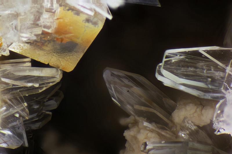 ENSMP_171110_Boite2_HemimorphiteFluorite_LArgentolleSaintPrixl_294p_5x_fov=3,8mm.jpg