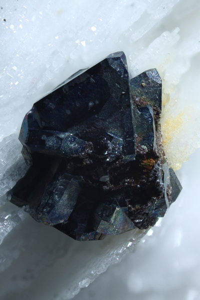champ 3,4mm
Donateur : Philippe Berger-Sabatel 130082-tetraédrite sur barite-GB-chp 3,4mm.jpg