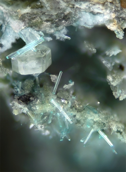leadhillite caledonite - longefay - dpt69 - yv - h1mm.jpg