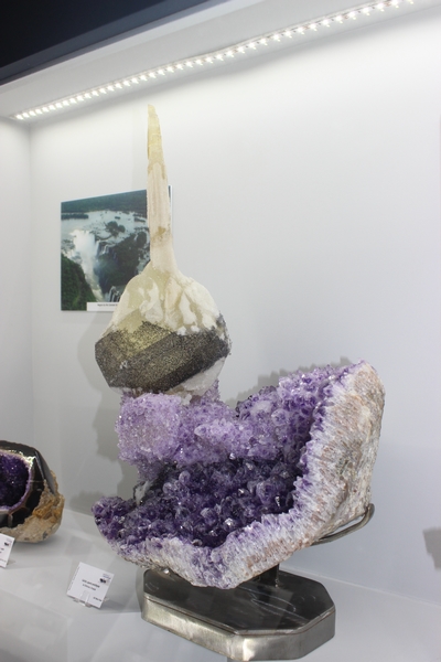 Exposition prestige
Quartz - Calcite - Améthyste
las Deliciosas - Uruguay IMG_7678.jpg