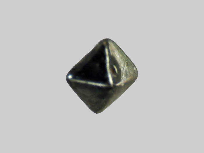 Spinelle - l'Ailloux - Sugères - Puy-de-Dôme - FP - Taille 2mm - Spinelle - l'Ailloux - Sugères - Puy-de-Dôme - FP - Taille 2mm.jpg Spinelle - l'Ailloux - Sugères - Puy-de-Dôme - FP - Taille 2mm.jpg