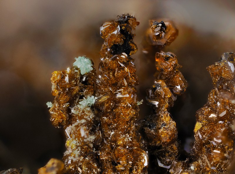 jarosite chalcosiderite mine de l'eperon Beauvoir Echassieres Allier ch2.6mm.jpg