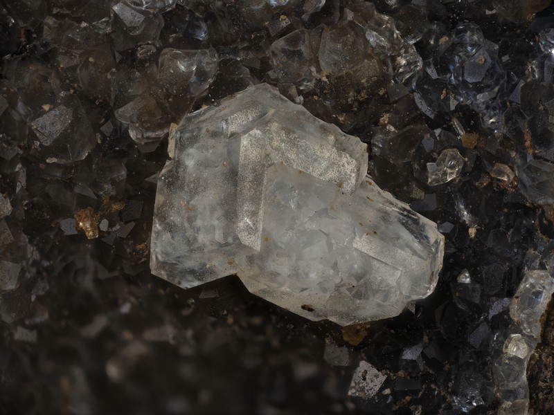 champ 2,6mm phillipsite Chambeuil Murat Cantal ch2.6mm.jpg