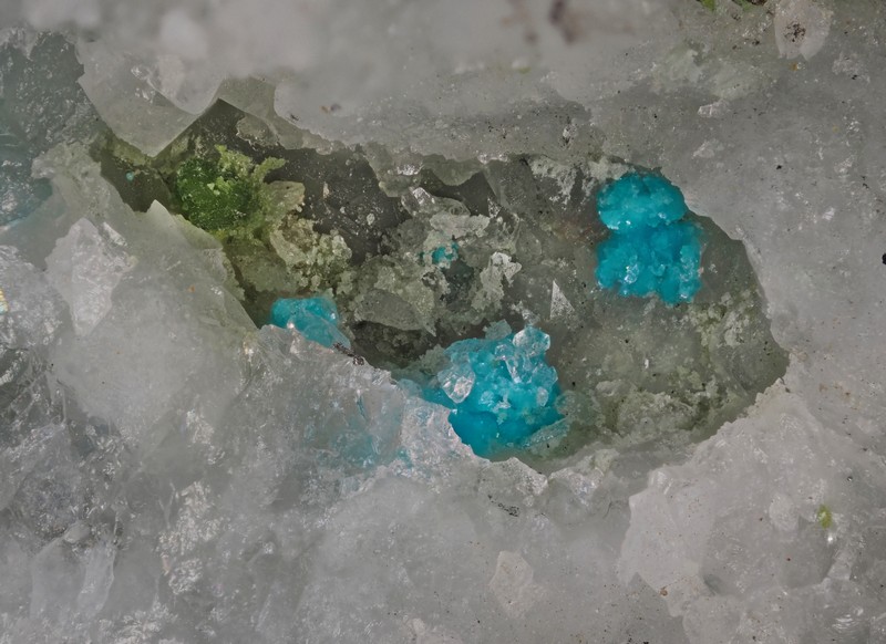 champ 2,2mm richelsdorfite adamite ch 2,2mm.jpg
